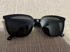 Gentle Monster • Lilit • Women’s Sunglasses