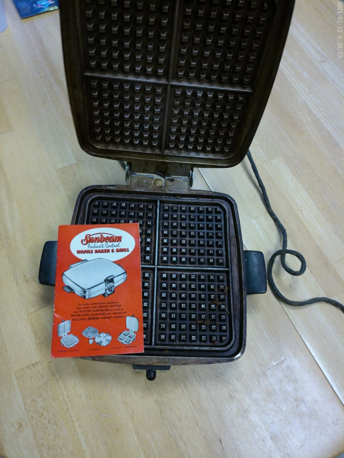 VTG SUNBEAM CG1 WAFFLE MAKER CHROME W/MANUAL TESTED & WORKING
Opens in a new window or tab