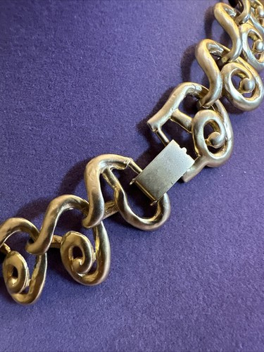 Vintage Erwin Pearl Necklace Goldtone Matte Swirl Design - Unsigned - Picture 3 of 3