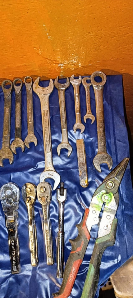 200+ ENORME LOTE ENCHUFES ARTESANOS TRINQUETE LLAVES Destornilladores Alicates Herramientas Más Foto 2 de 4