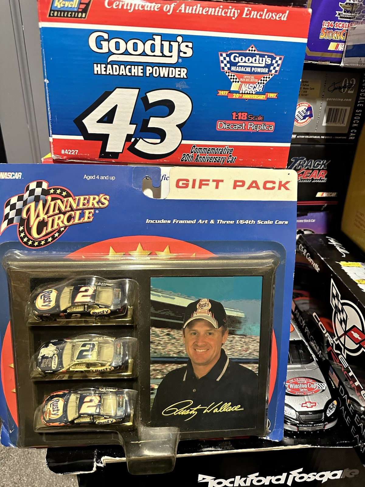 Winner's Circle Rusty Wallace #2 2001 Ford Taurus 1:64 Gift Pack Diecast NASCAR