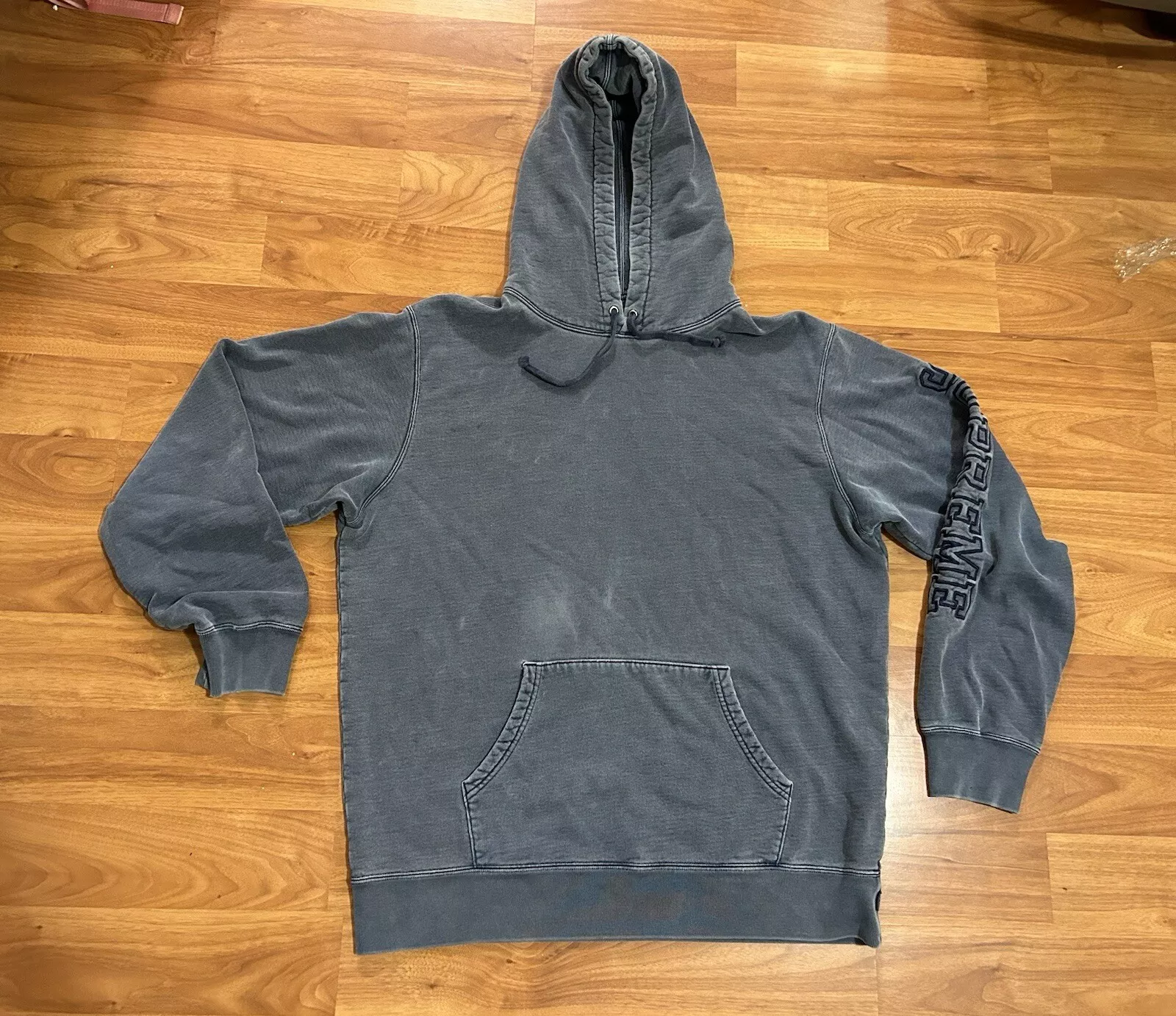 Sweat à capuche vintage taille L   Suprême broderie surélevée