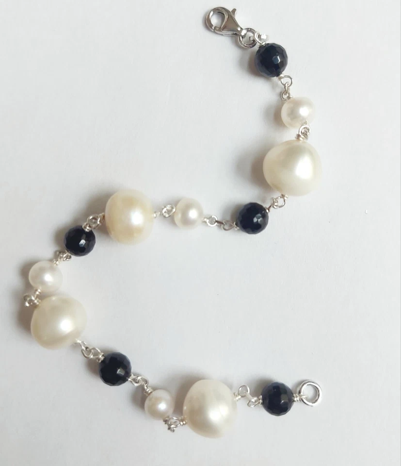 Bracciale in argento 925 con perle bianche 9/10 mm e 4 mm onice sfaccettato 5 mm - Immagine 2 di 4