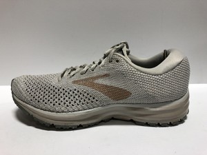 brooks revel 2 women