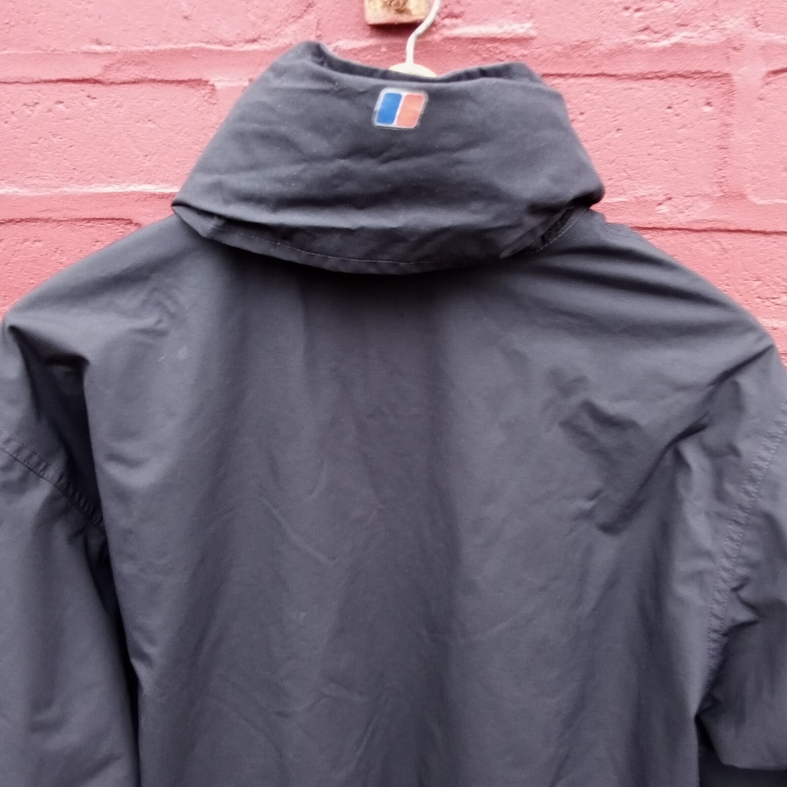 BERGHAUS AQ2 black rain shower COAT JACKET anorak walking HIKE XL x