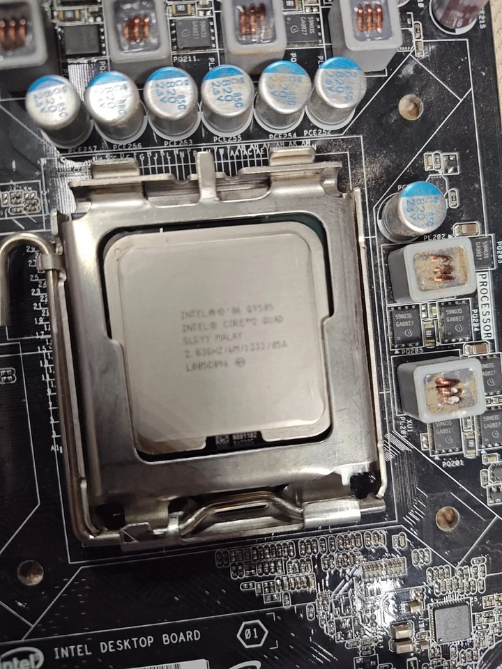 25117 PCB INTEL, DESKTOP BOARD INTEL E27733-402 Foto 2 de 4