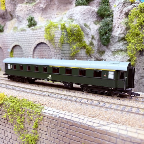 Voiture voyageurs train express, type ABge, mixte 1/2CL, DR, Ep. IV - ROCO 62002 | Zustand: Neuf