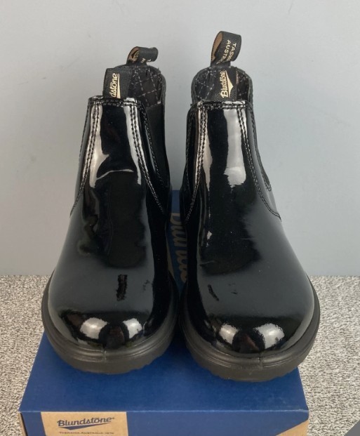 NEW Blundstone 2253 Chelsea Boots - Black Patent Leather Kids Size UK 3/US 4.5  