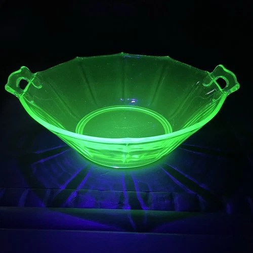 Vintage 1930's Depression Uranium Glass Serving Bowl Scalloped Edge With Handles