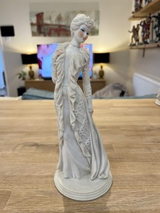 Belcari Figurine | eBay
