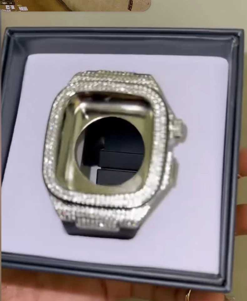 Estuche de lujo con diamantes y correa negra para Apple Watch 4-8/SE - Cubierta de metal brillante Foto 2 de 2