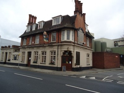 Photo A3 The Jolly Gardeners public house, Mortlake Barnes  c2011
