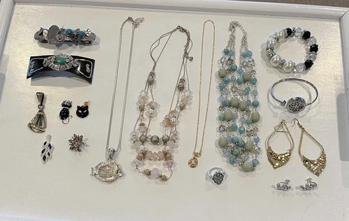 Lot If Vintage Costume Jewelry