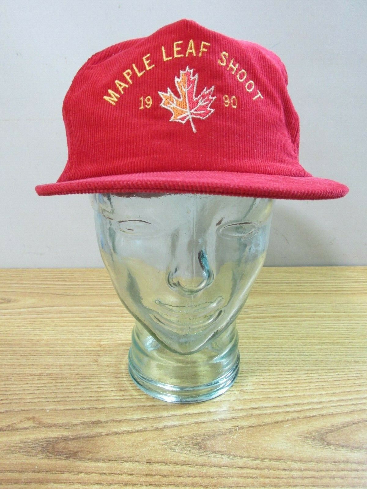 MAPLE LEAF SHOOT 1990 SNAP BACK CAP HAT - image 1
