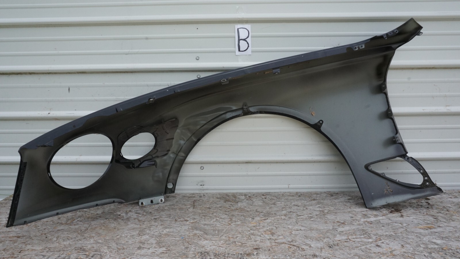 2020-2021 BENTLEY CONTINENTAL GT FRONT RIGHT PASSENGER SIDE SHELL PANEL OEM