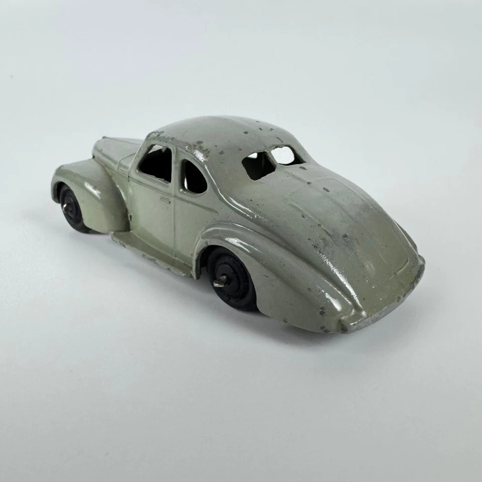Dinky 39F Studebaker State Commander Light Grey - very good unboxed — 第 3/4 张图片