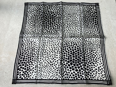 CODELLO Tuch unbenutzt Seide animal print schwarz weiß handrolliert 70 cm x 70cm