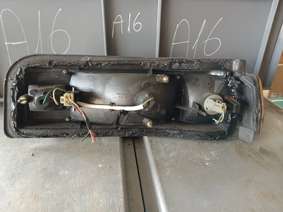 Luz Trasera Izquierda DAIHATSU Charade III G100 G101 G102 220-51253L - Imagen 3 de 4