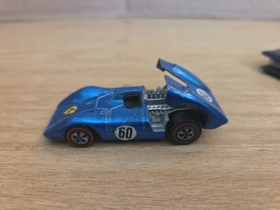 Coche Hot Wheels Ferrari 312P Blue Redline 1969 de colección + botón Hot Wheels extra Foto 2 de 4