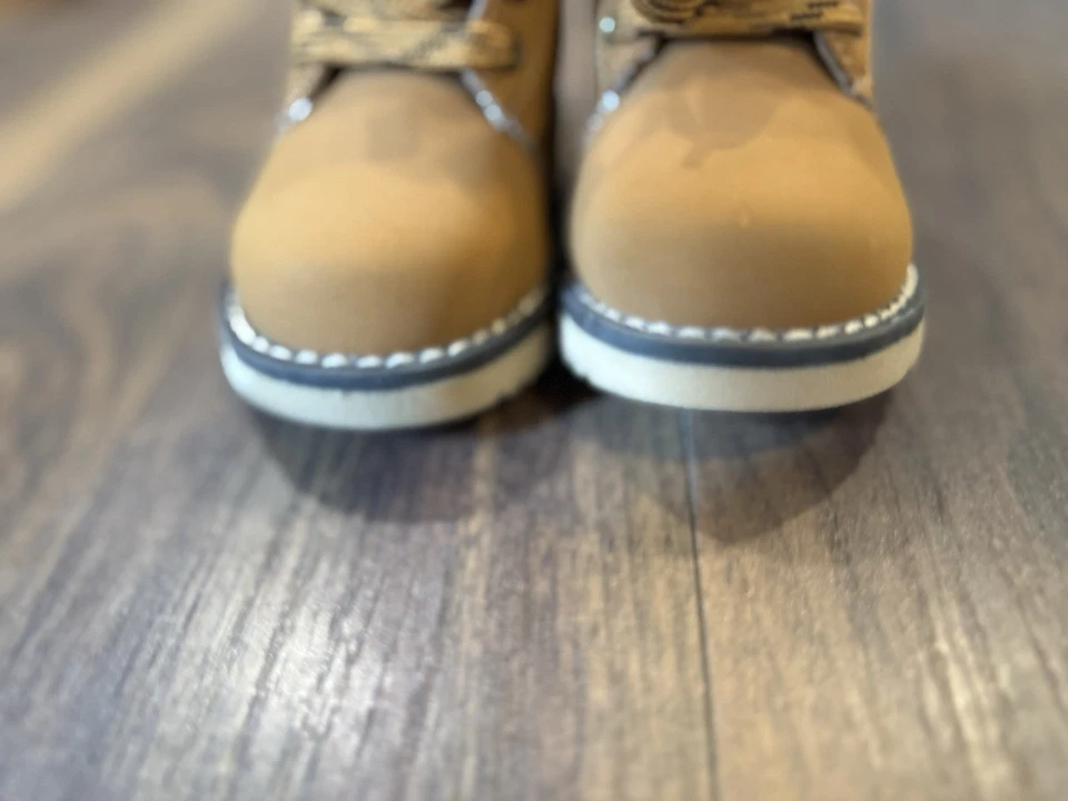 Bota Eddie Bauer Niños Pequeños Con Cordones Cremallera Lateral Marrón Claro Talla 5M Usada Foto 4 de 4