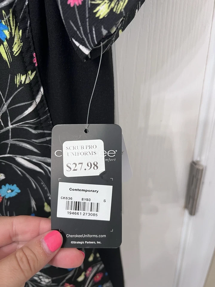 Womens Scrub Top I Flex By Cherokee Size Small NEW black floral print - Image 3 of 4