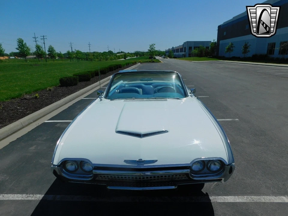 1962 Ford Thunderbird Convertible - Image 4 of 4