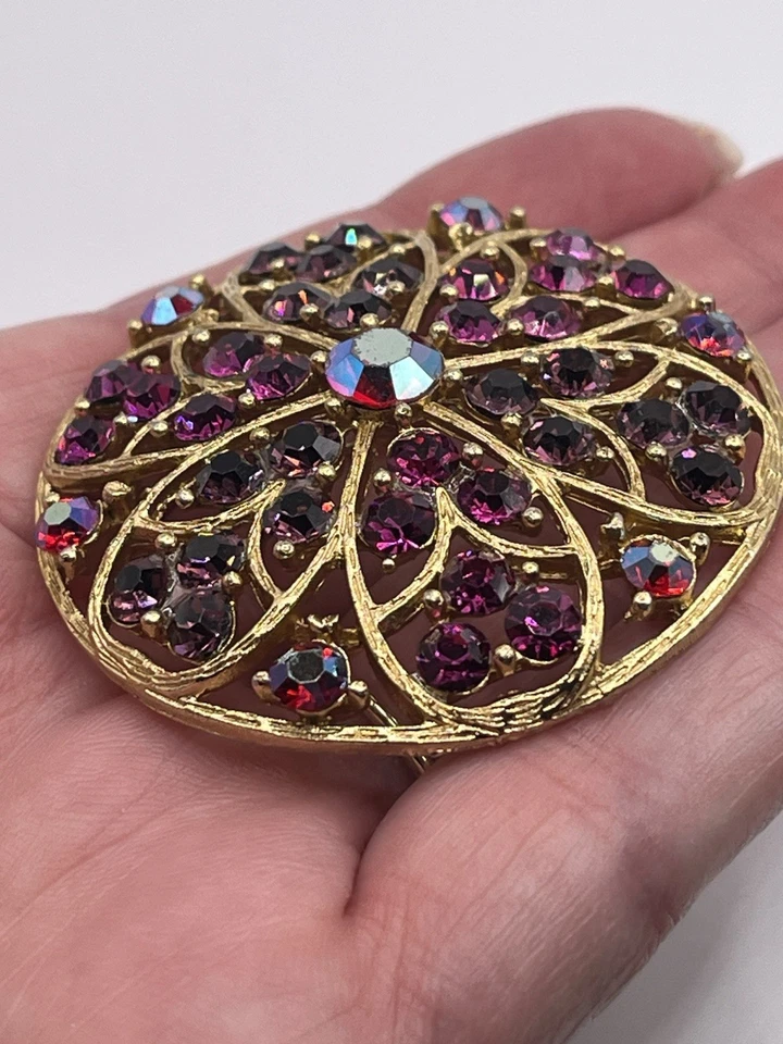 Vintage Signed Lisner Purple Pink AB Rhinestone Gold-tone Brooch - Image 4 of 4