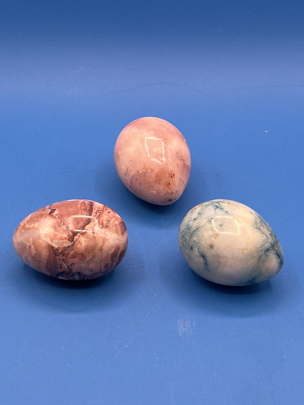Set Of 3 VTG Polished Marble Alabaster Eggs 2.75” X 1.75”