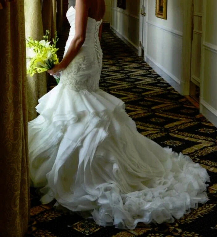 Vestido de novia Alfred Angelo 12 sirena fruncido sin tirantes marfil satinado volantes 880 Foto 3 de 4