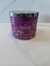Strawberry Snowflakes 3-Wick Candle 25-45 burn hours 14.5 oz Bath Body Works