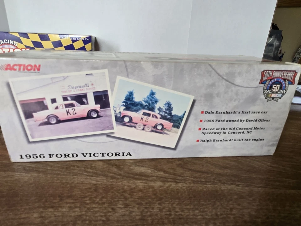 Pink K2 Dayvault's Tuneup and Brake Serv. Ford Action Platinum 1956 Foto 3 de 4