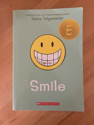 Smile Raina Telgemeier 2010 Graphix Scholastic Inc Publishers Paperback Book