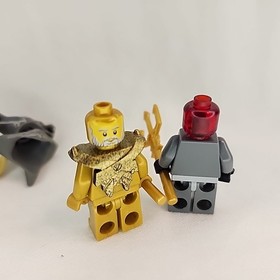 LEGO Gold Poseidon Temple Statue Atlantis Minifigure 7985 + Shark Soldier 