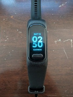 Garmin Vivosmart 5 Smart Fitness Tracker/ Size S M (Black)