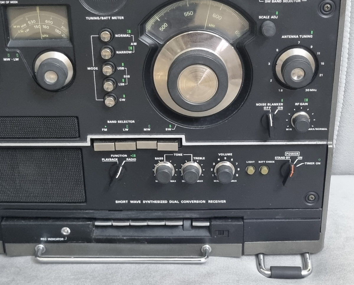 Vintage Sony CRF-330K World Zone 33 Band Radio Receiver - Ultra