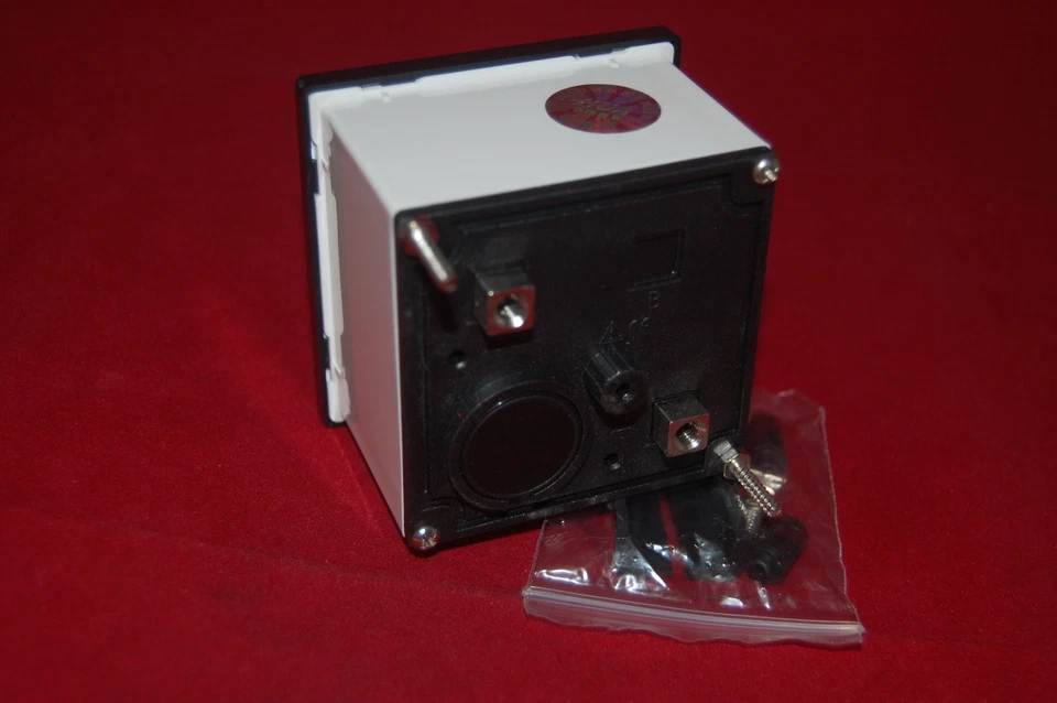 1 PC 72*72mm Voltage Panel meter directly Connect  AC 0-300V Analogue voltmeter - Image 2 of 3