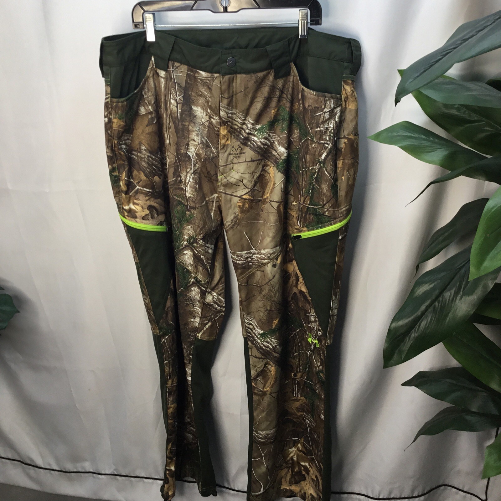 Men’s Under Armour XStorm Camo Pants Size 42/32 Gem