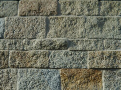 100 sq ins Stacey's 1:12th REAL STONE Miniature Rough Faced Stone Cladding Slips - Afbeelding 1 van 16