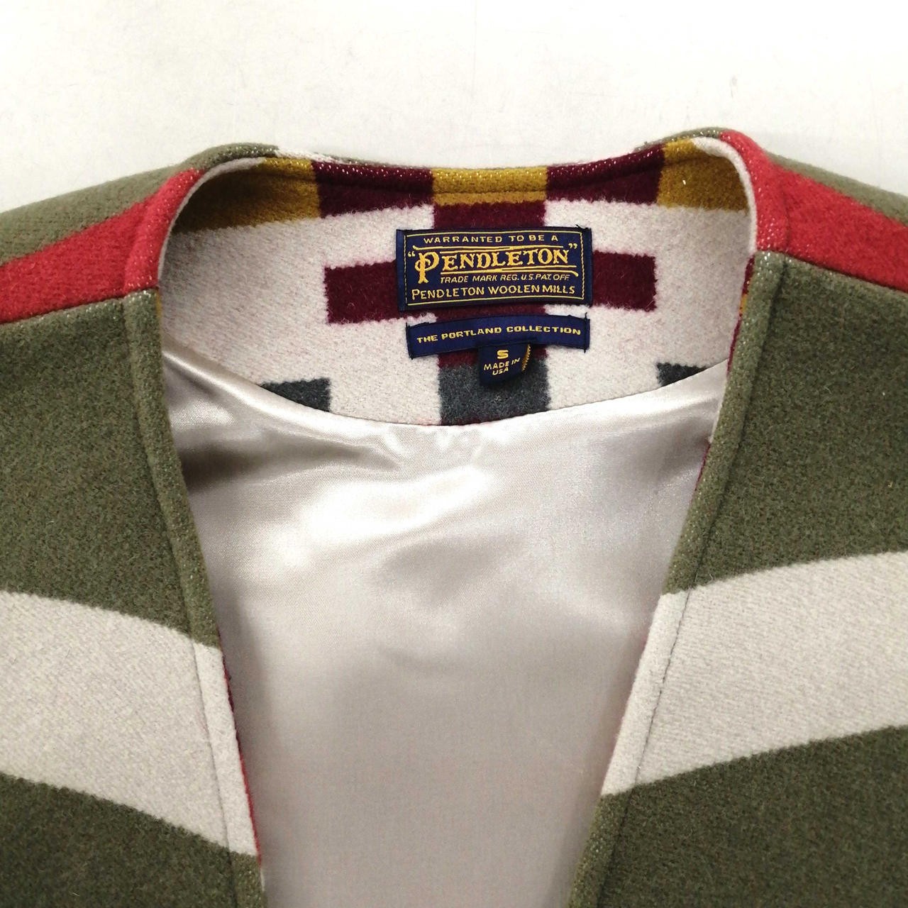 Pendleton Native Pattern Wool Vest - image 4