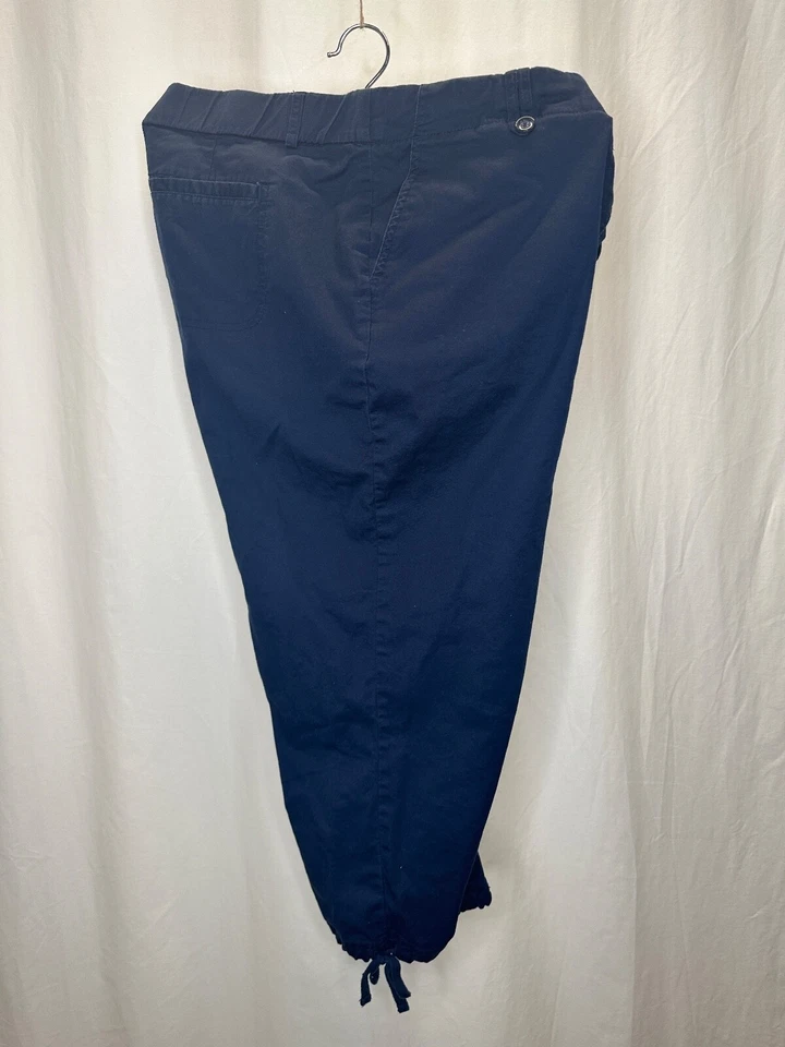 BRIGGS New York Navy Blue Capri/Joggers Shorts With Cargo Pocket Size 16 - Image 3 of 4