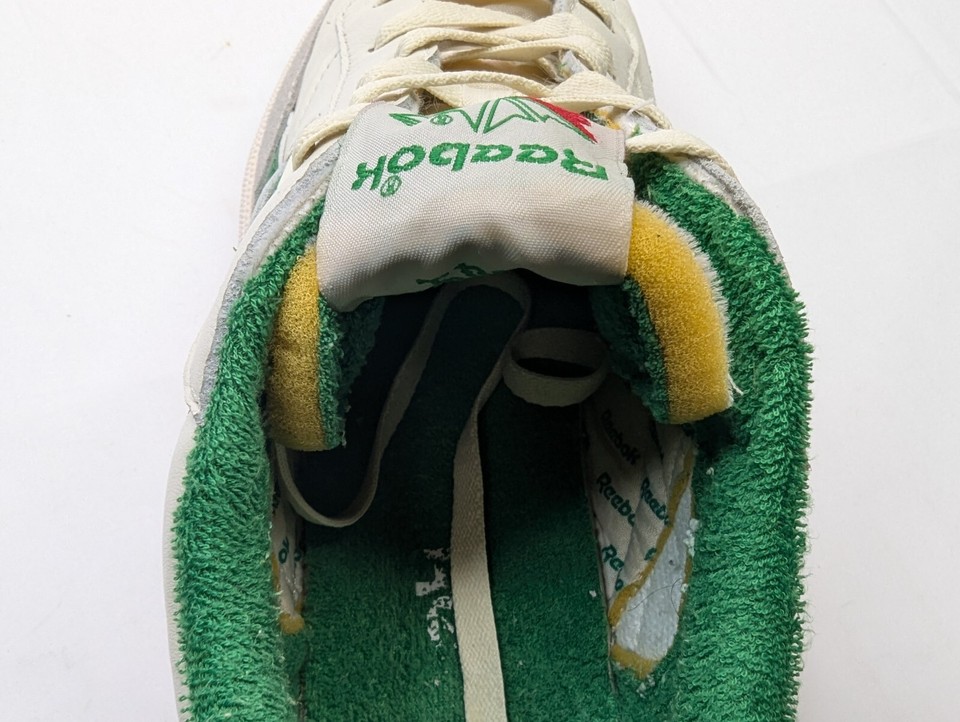 VTG Reebok Classic Court White / Green Leather Athletic Running Shoe