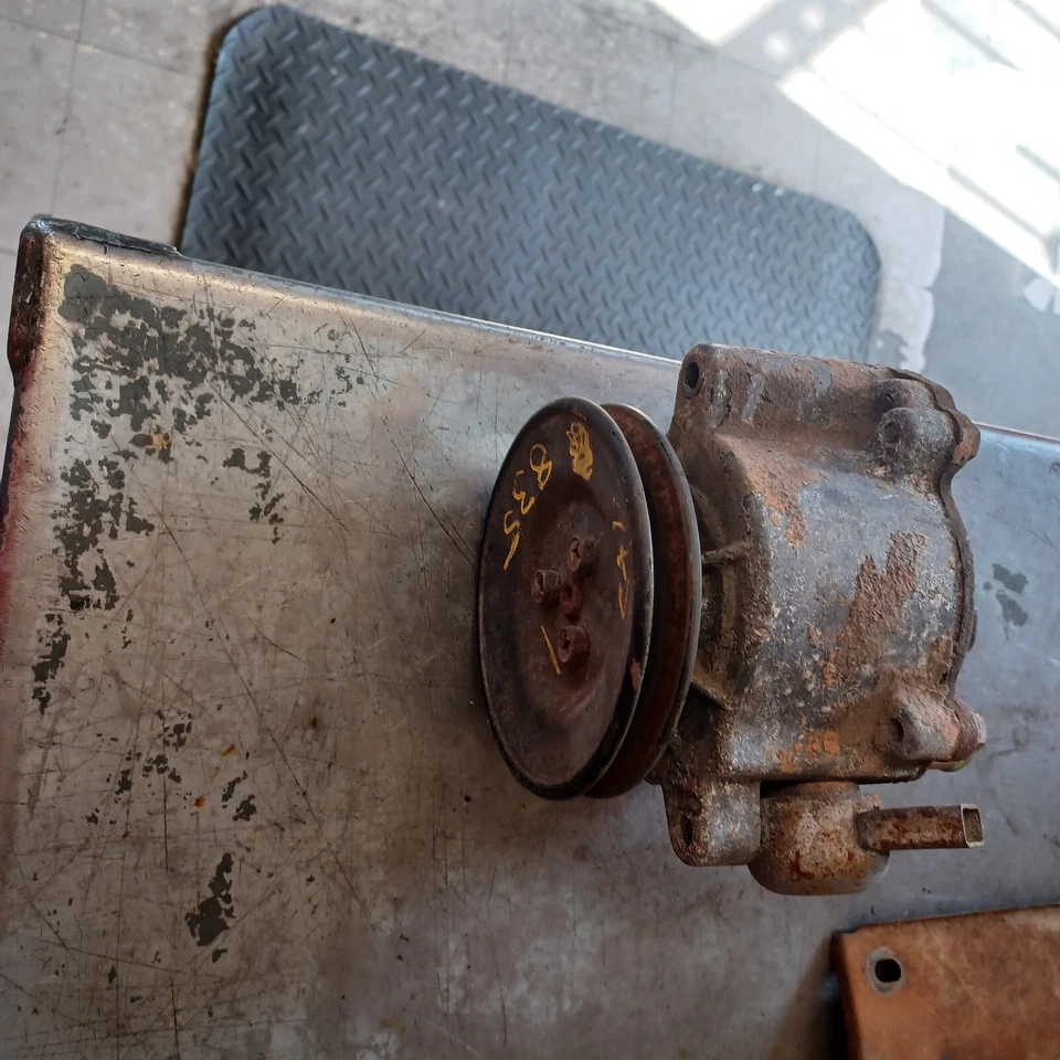 Bomba de smog Isuzu Trooper 2.6 89 USADA de un camión que desmontamos Foto 2 de 4