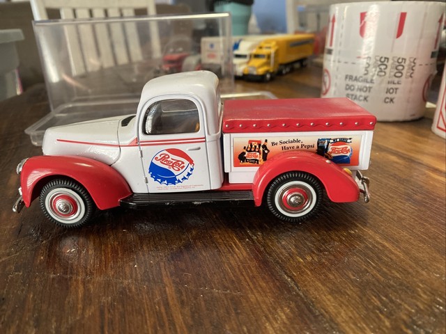 golden wheel diecast pepsi truck