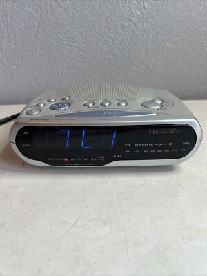 Clock Radio ~  Emerson Research CKS1850 SmartSet Auto Set AM/FM Silver