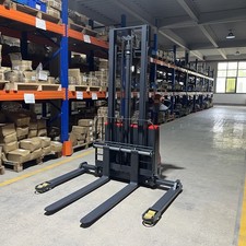 Ver más — Equipos de Almacén y Transporte