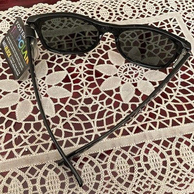 NWT Foster Grant Trupolar / Maxblock Sunglasses  Unisex Black Frames