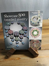 Showcase 500 Beaded Jewelry : Beautiful Gallery Book w Works Of Wearable Art