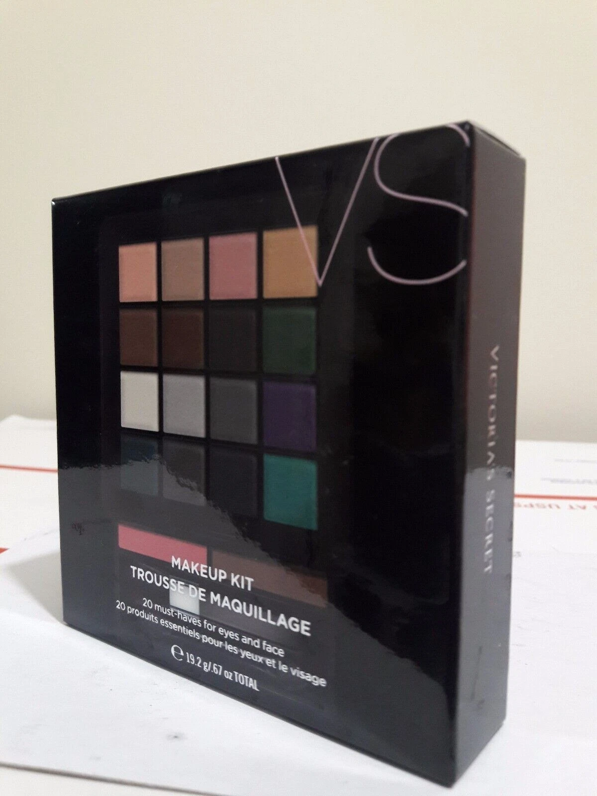 VICTORIA'S SECRET MAKEUP KIT 20 Must-Haves for Eyes and Face