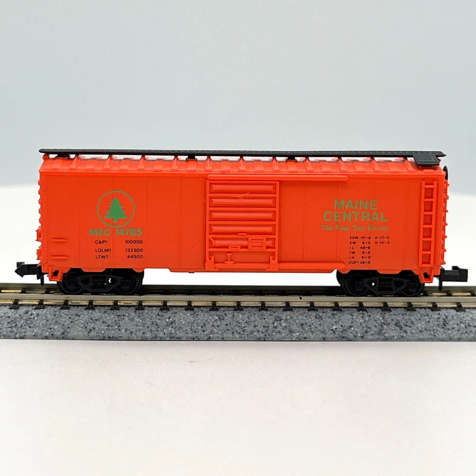 Model Power N Scale 3447 Maine Central 40 ft PS1 Freight Boxcar MEC 14785 - Image 3 of 4