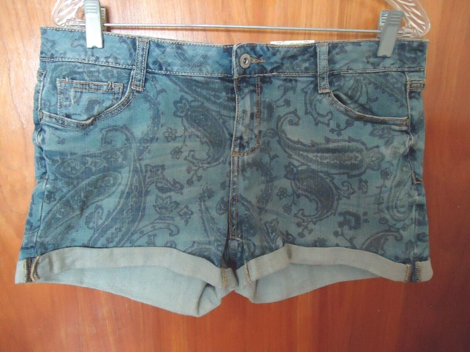 Jean de cachemira Arizona talla 13 para mujer "NUEVO CON ETIQUETAS" ¿Geométrico desgastado? Pantalones cortos Foto 2 de 4